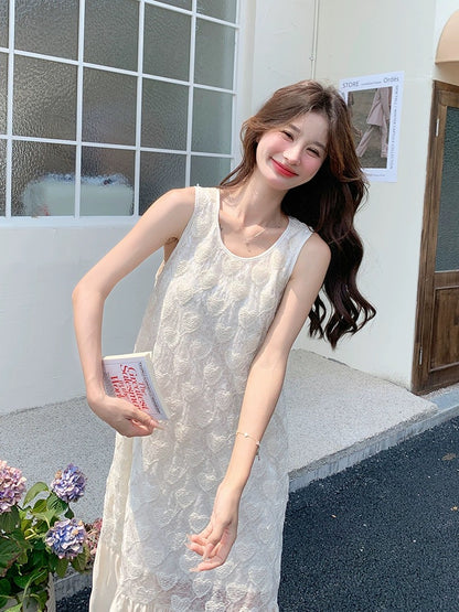 Off-white sleeveless vest dress for women summer 2024 new French romantic gentle style stunning fishtail skirt