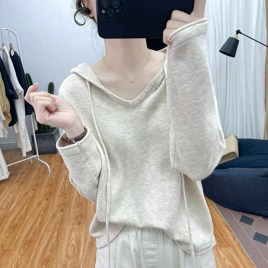 Spring and autumn soft and glutinous design small V-neck hooded sweater women's age-reducing top 2025 new Korean bottoming sweater