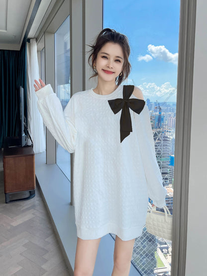 Small dress autumn women's 2024 new white sweatshirt dress autumn this year's most popular skirt