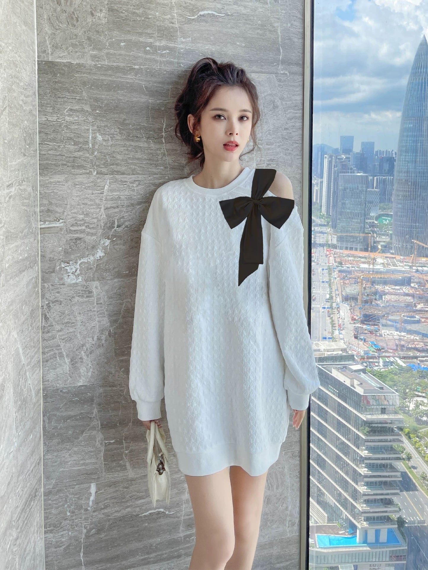 Small dress autumn women's 2024 new white sweatshirt dress autumn this year's most popular skirt