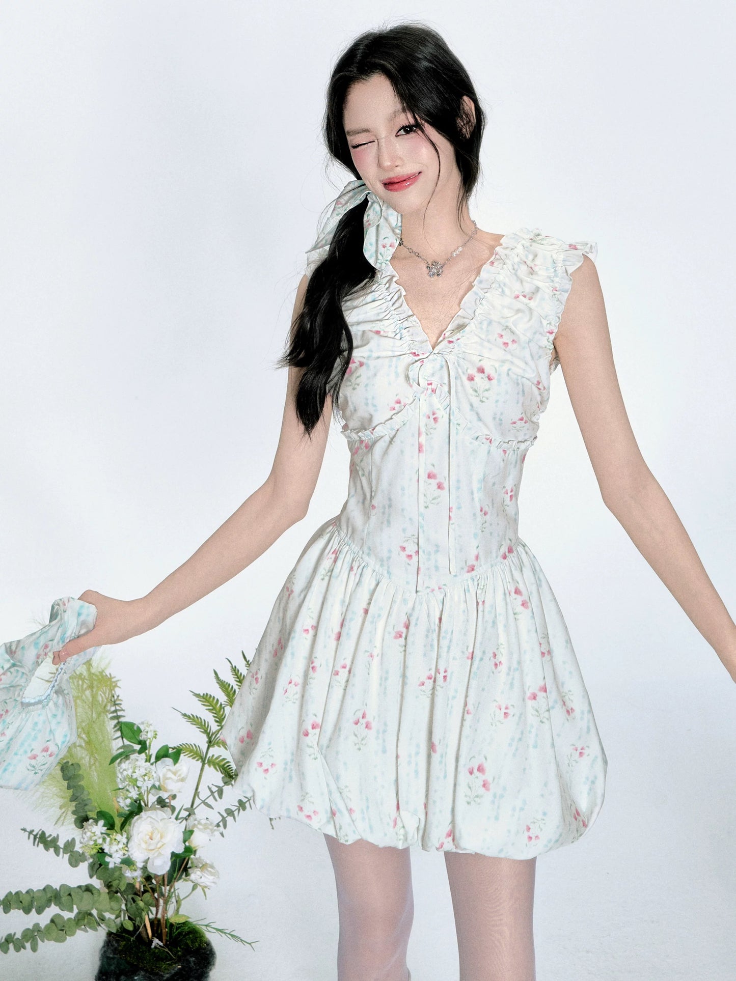 [4/23new popular new product] Fragile Store · Blue Platycodon V-neck waist floral bud skirt dress