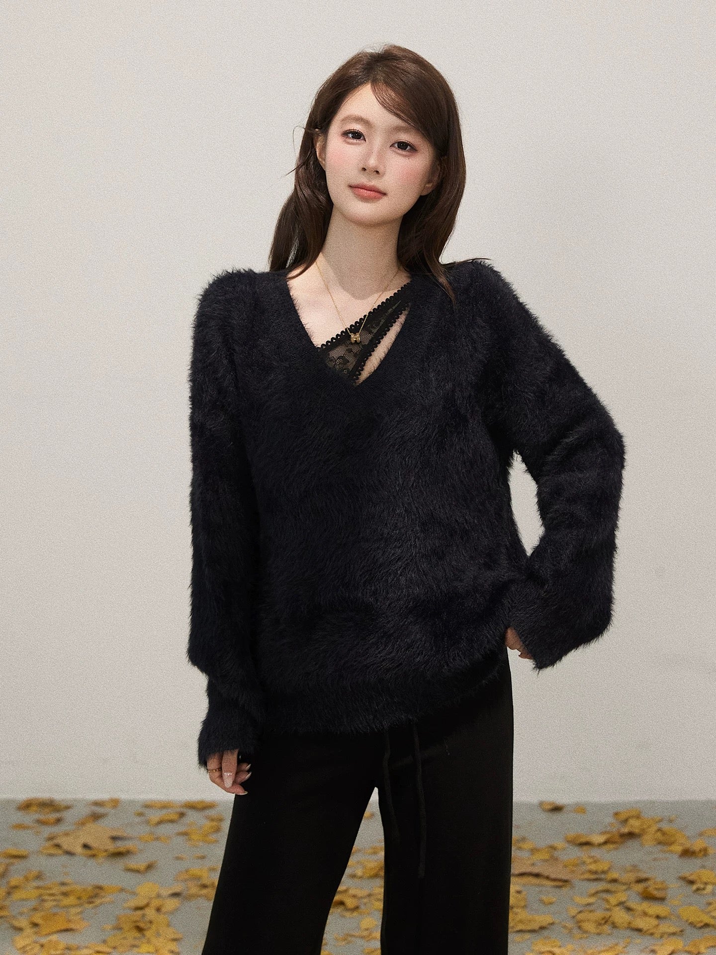 Xie Bu Rou deep V-neck plush long-sleeved sweater for women autumn lazy loose simple pullover outer wear warm top