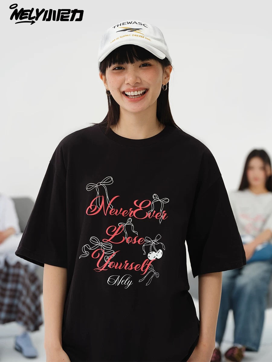 NELY Little Nelly Bowknot Letter Printed Cotton Short-sleeved T-shirt for Men and Women 2025 Summer New Fashion Brand Half Sleeve