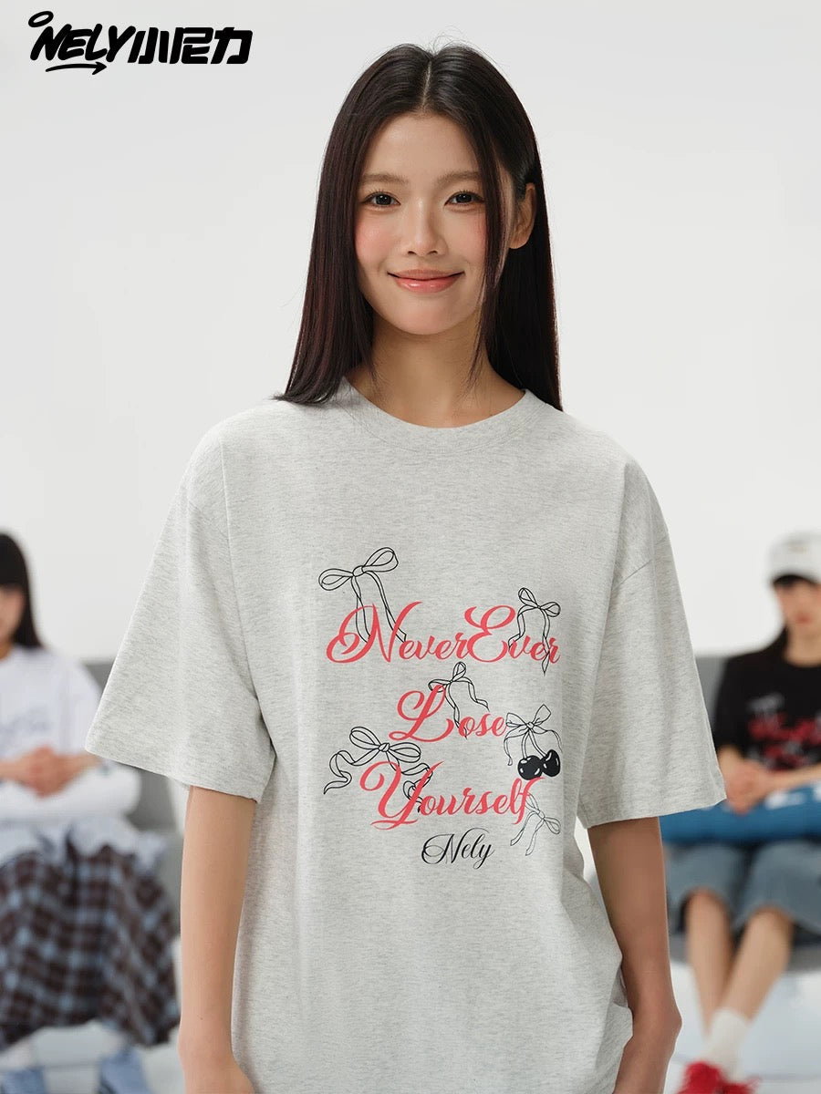 NELY Little Nelly Bowknot Letter Printed Cotton Short-sleeved T-shirt for Men and Women 2025 Summer New Fashion Brand Half Sleeve