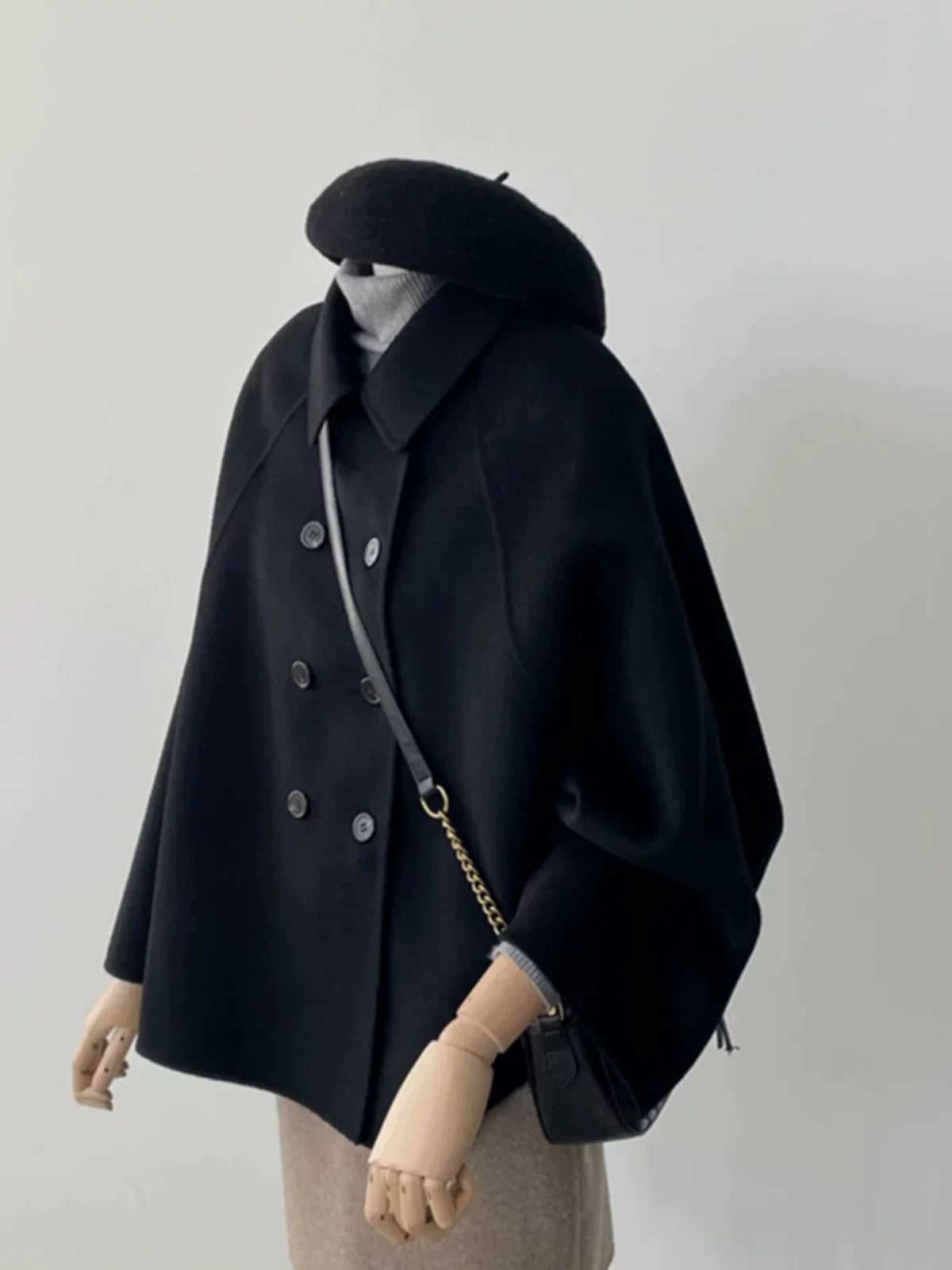 Plus size women's clothing 2025 new small black cape woolen coat winter high-end temperament lady woolen