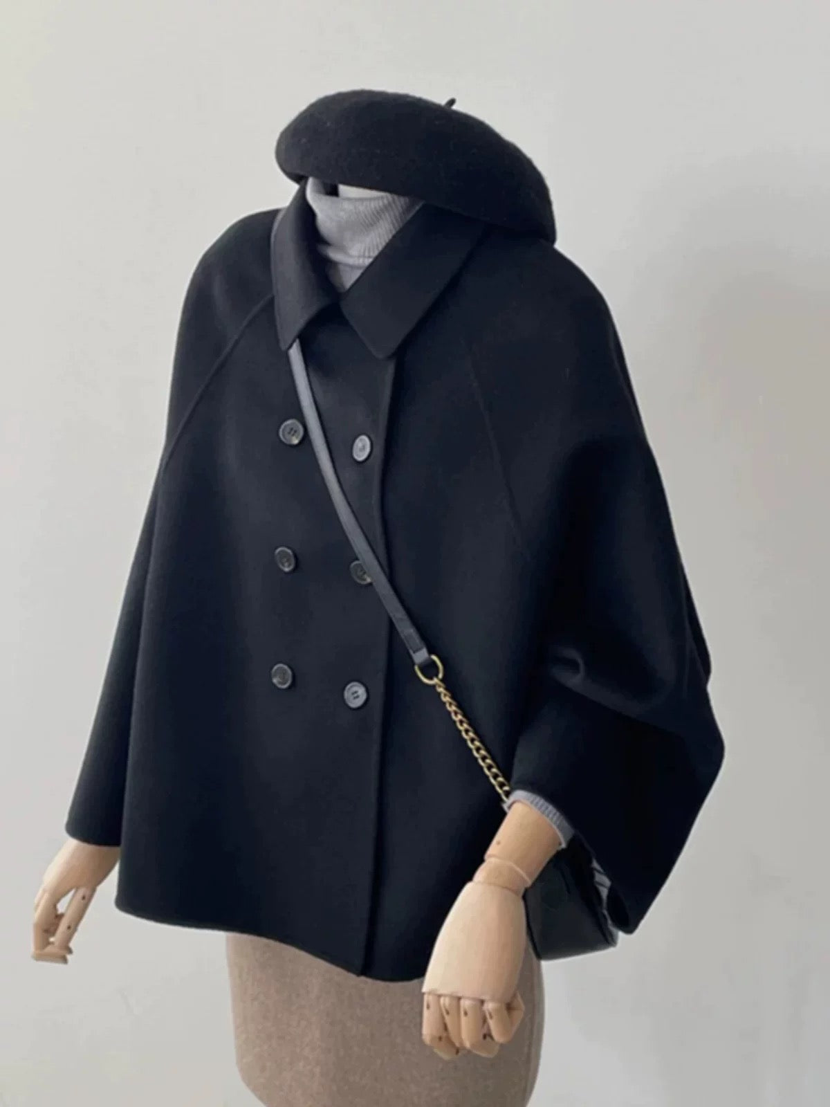 Plus size women's clothing 2025 new small black cape woolen coat winter high-end temperament lady woolen