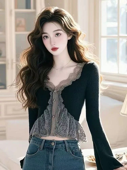 Gray high-grade lace design long-sleeved sweater for women in spring, niche, unique, short, beautiful and good-looking tops