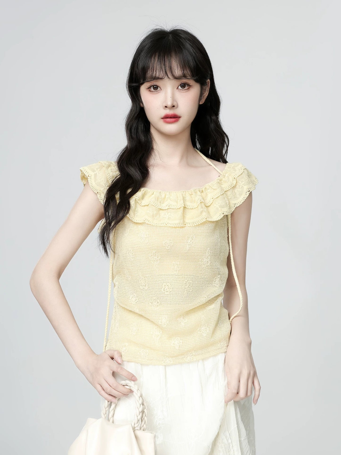 French style one-shoulder ruffled sleeveless sweater for women summer 2025 new halter neck small flying sleeve short top