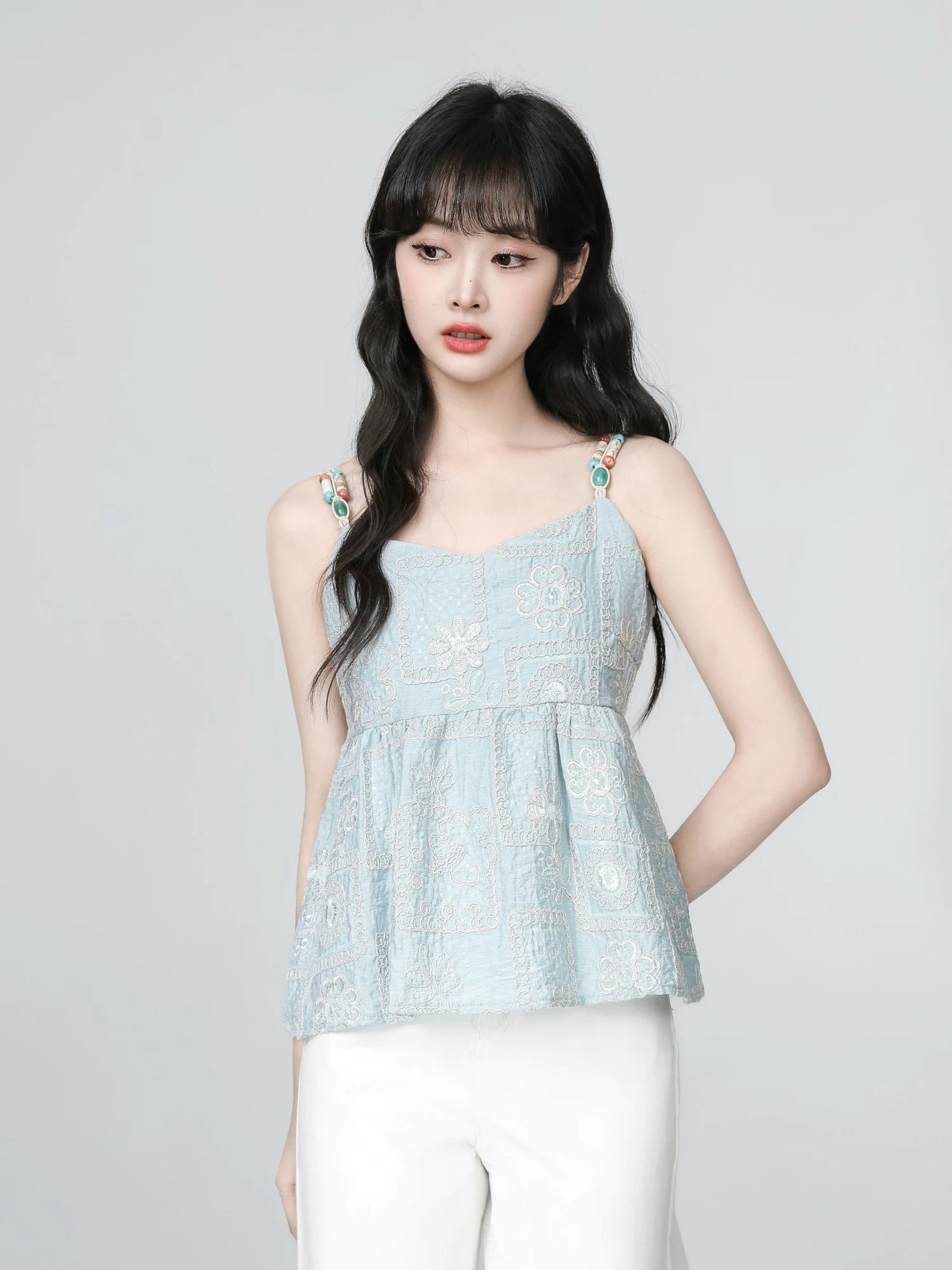 French blue embroidered camisole for women summer 2025 new style design waist sleeveless outerwear short top