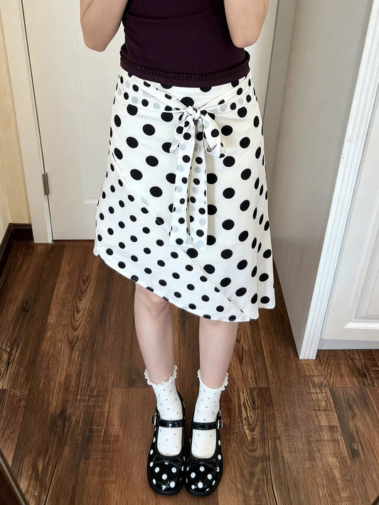 Plus-size retro irregular polka dot midi skirt for women, high-waisted A-line straight cut, unique and versatile bodycon midi skirt.