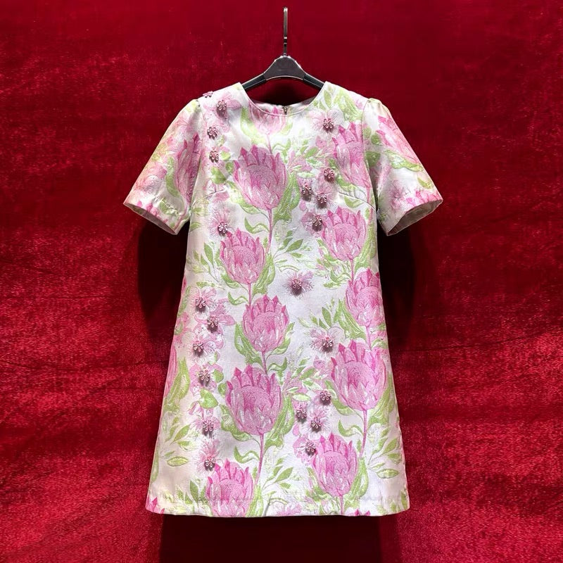 Art jacquard diamond-encrusted short-sleeved loose-waist niche non-contrasting high-end exquisite dress with feminine temperament 2024 new style