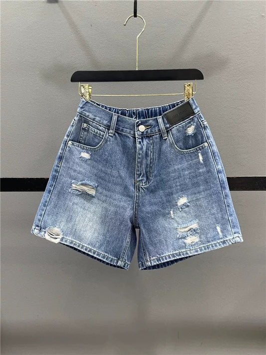 Women's ripped denim shorts with a semi-elastic waist, new summer style for 2026, fashionable, loose fit, slimming, straight leg, wide leg, hot pants.