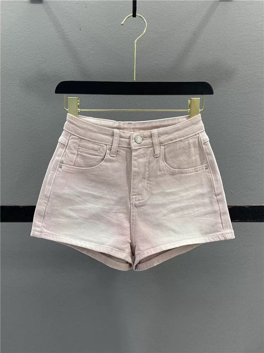 American retro pink denim shorts for women, 2026 summer, stretchy, hip-hugging, slimming A-line wide-leg pants, hot girl style.
