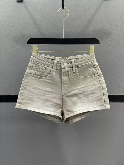 American retro pink denim shorts for women, 2026 summer, stretchy, hip-hugging, slimming A-line wide-leg pants, hot girl style.