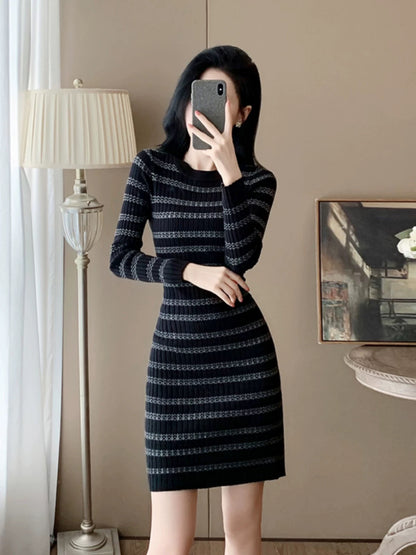 2024 Xiaoxiangfeng long-sleeved striped knitted dress, slim-fitting hip skirt, round neck sweater bottoming skirt