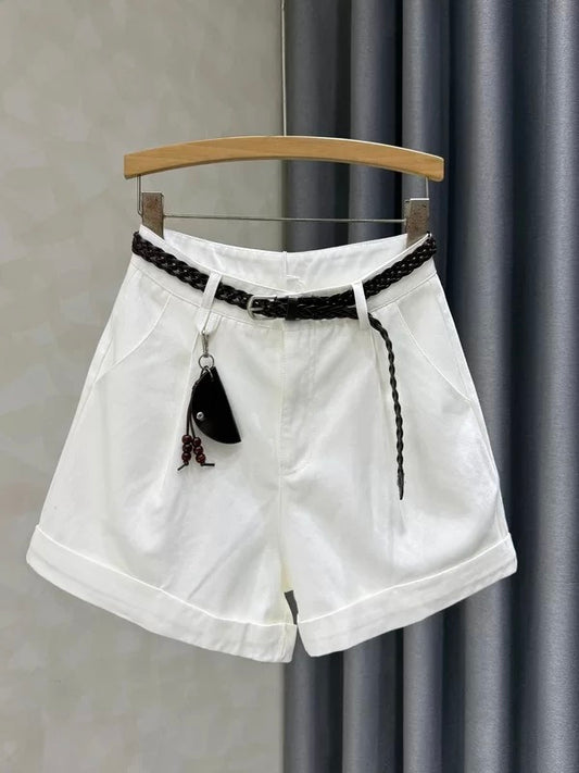 White solid color versatile high-waisted denim shorts, new summer style, loose fit, slimming wide-leg, rolled-up hem, casual hot pants.