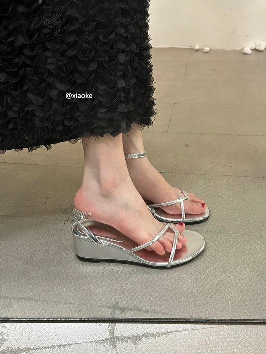 Fairy-like crisscross strap thong sandals for women, perfect for summer, comfortable, and gorgeous Roman sandals with a small wedge heel.