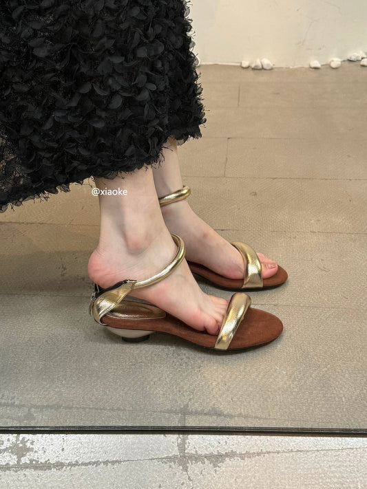 French-style niche design unique heel sandals for women, new summer style, simple, round toe, open toe, low heel Roman sandals to match with skirts