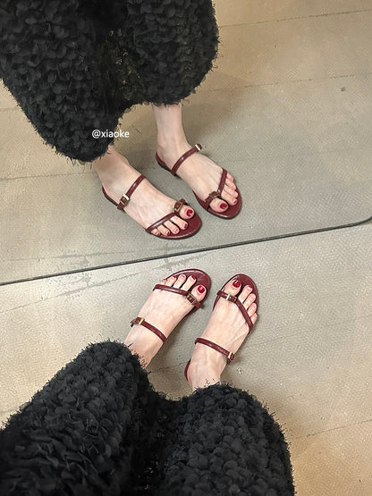 Fairy-like flat open-toe sandals, new summer 2025 style, gentle and elegant, perfect for pairing with skirts, one-strap sandals.