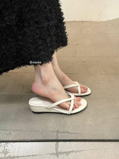 Women's wedge silver flip-flops, perfect for summer, new style, French-style sandals, thick sole, stunning!