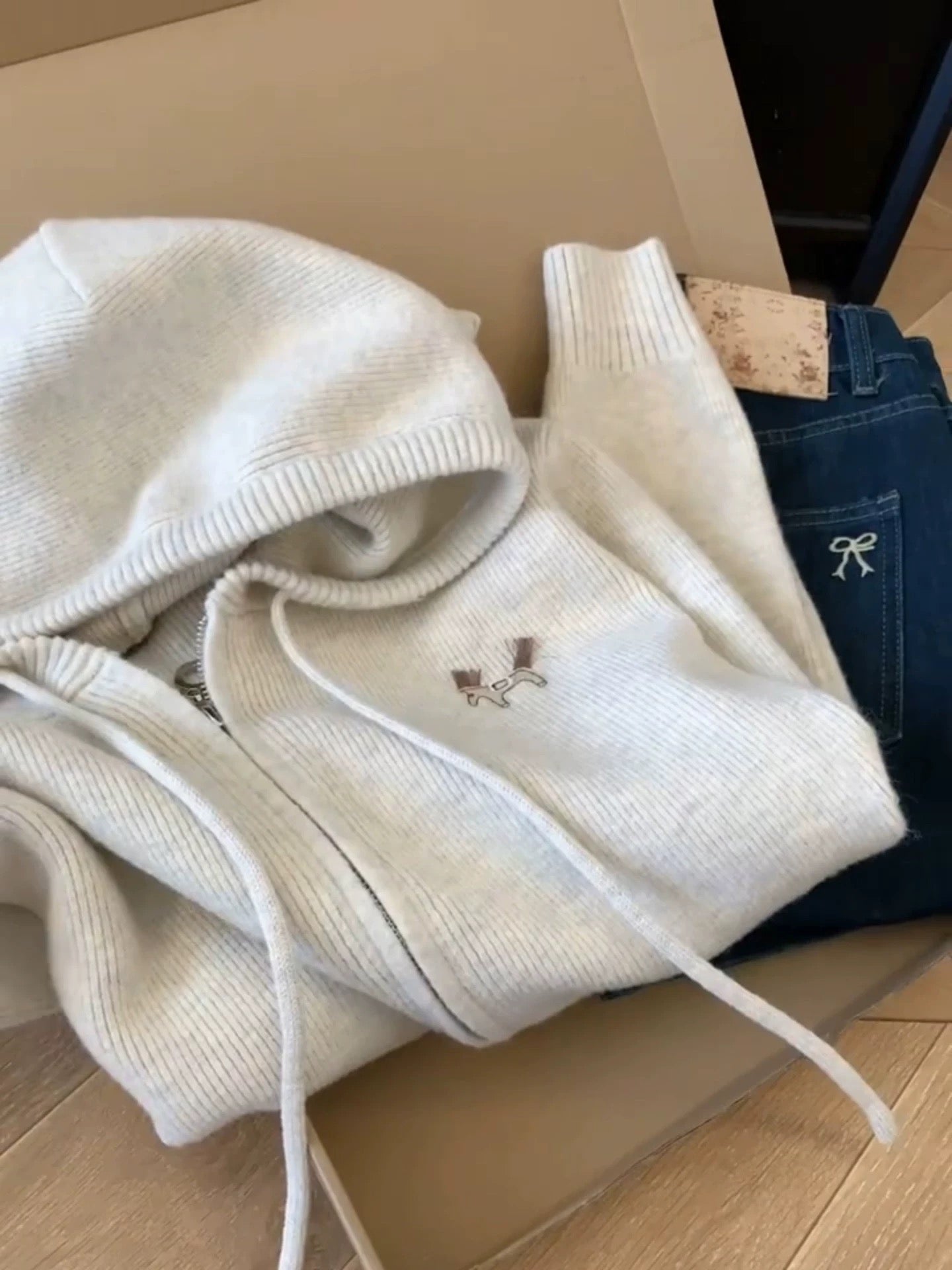 Fashion Hooded Cardigan Sweater Women Autumn 2025 New Korean Lazy Style Knitted Sweater Top Zipper Jacket