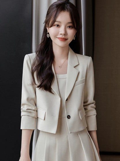 Off-white short suit skirt women's 2024 early autumn new style temperament suit jacket light workplace pleated skirt suit