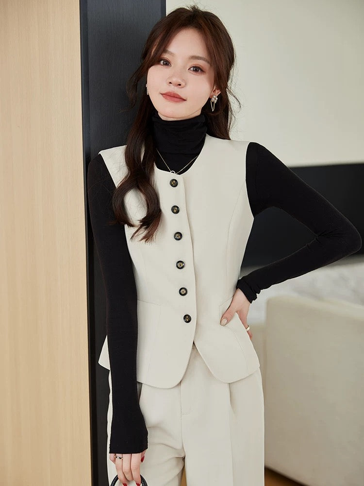 Vest suit suit for women 2024 new early autumn outfit complete set of temperament and high-end sense coffee color is popular this year