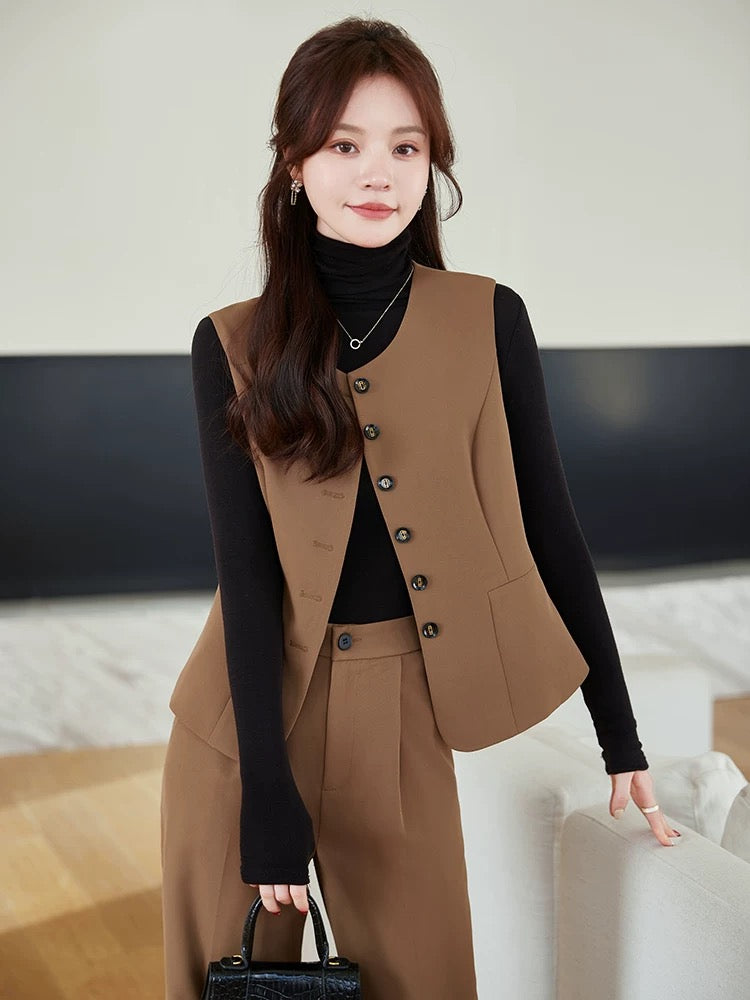 Vest suit suit for women 2024 new early autumn outfit complete set of temperament and high-end sense coffee color is popular this year