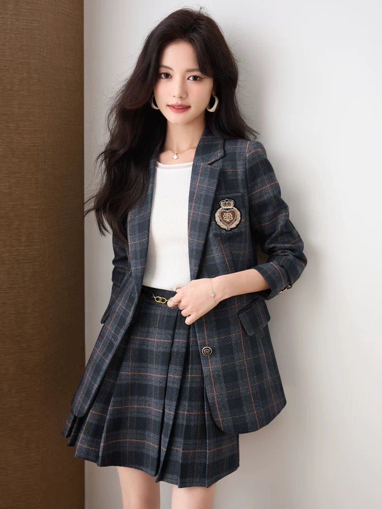 2024 New Spring Autumn and Winter Plaid Retro Blazer Women's Suit Skirt Pleated Skirt College Style Professional High-end