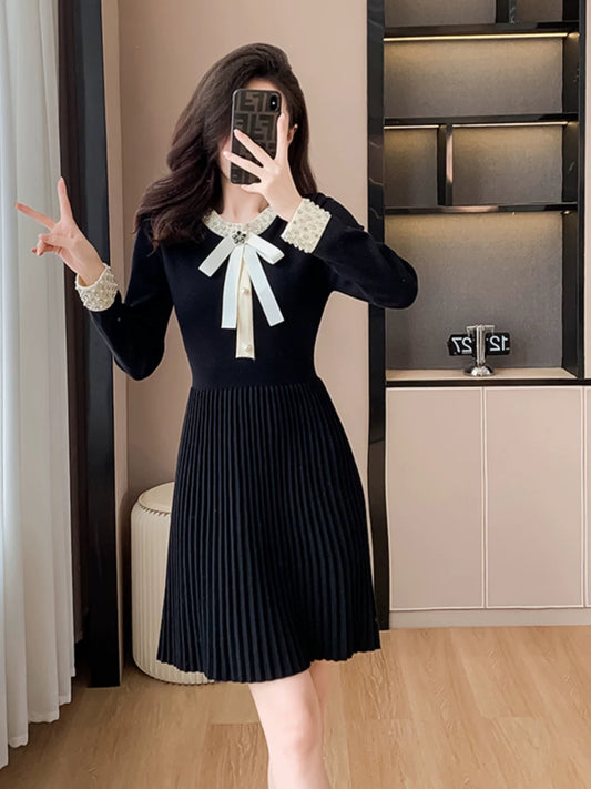 Hepburn style little black dress knitted dress for women autumn and winter 2024 new style small fragrant style inner bottoming skirt pleated short skirt