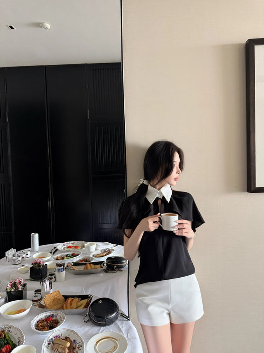 CHICYOU "Mangao Art Student" Black and White Shirt with Lightweight and Flowy Cape Sleeves - Short-Sleeved Top