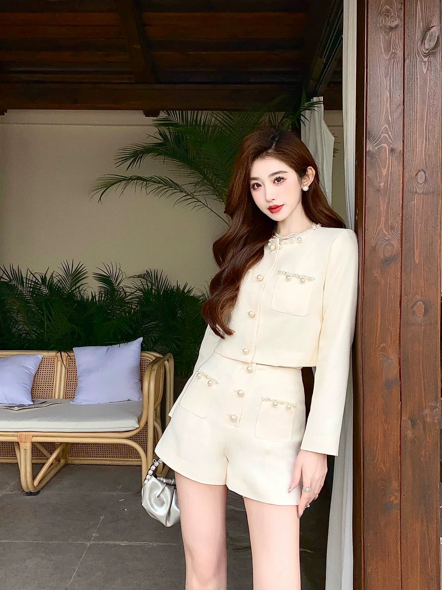 Early spring Nanyou niche design high-end hand-beaded short top shorts lady style petite suit for women