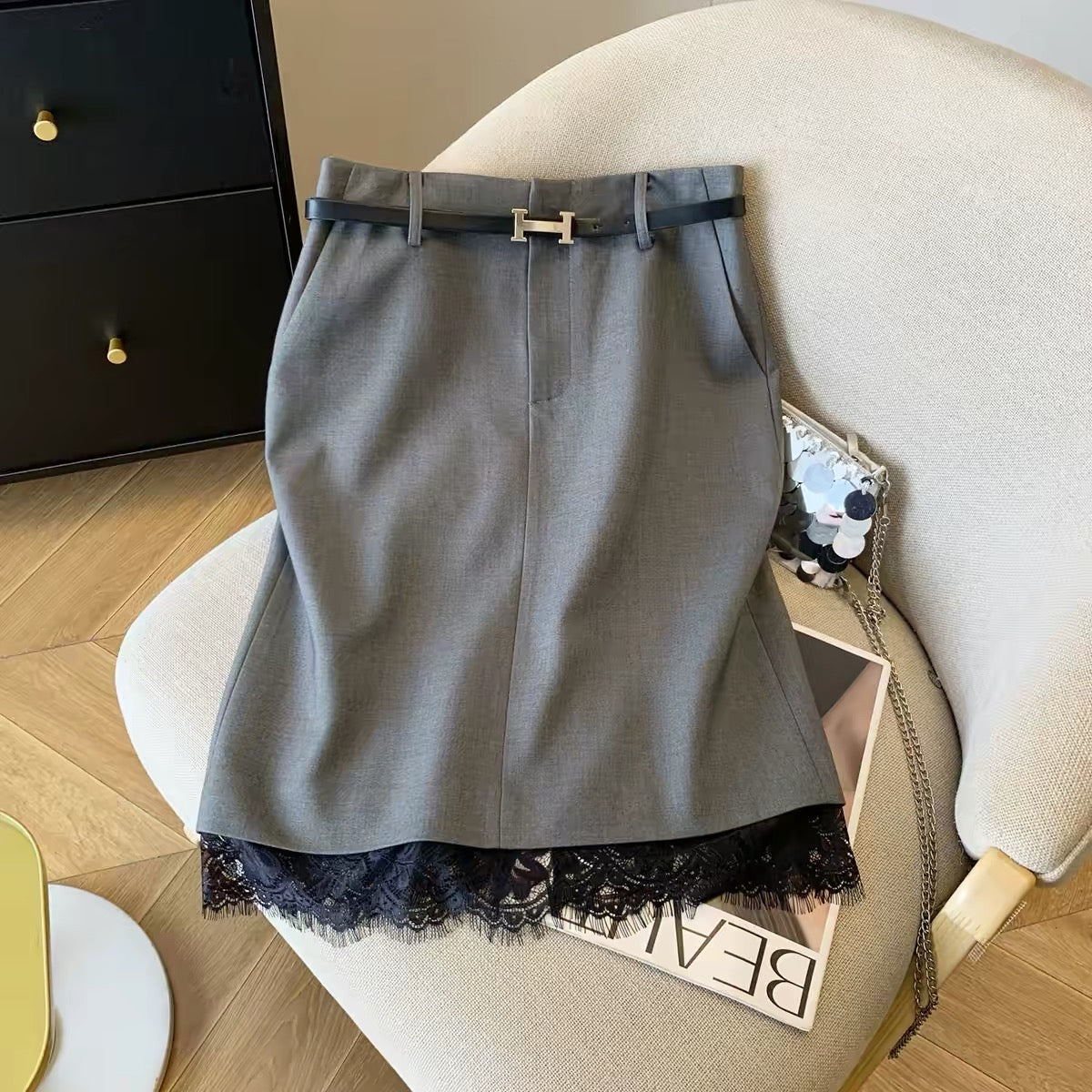 Sophisticated Professional Women's Straight-Cut Midi Skirt – Summer 2026 Stylish, Versatile, and Textured Lace-Paneled Design