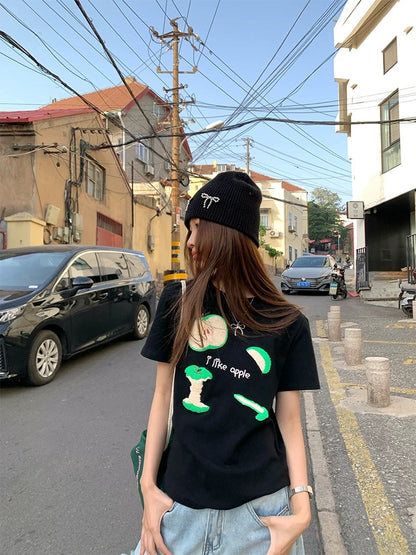 CCKOK Apple towel embroidered straight shoulder T-shirt 2025 summer new American niche design age-reducing short-sleeved female ins