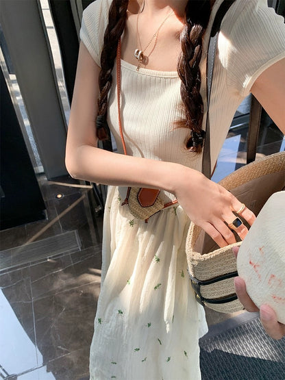 Zeng Xiaoxian sweet and lovely apricot color spliced floral short-sleeved dress for women in spring and summer, gentle and slimming A-line long skirt