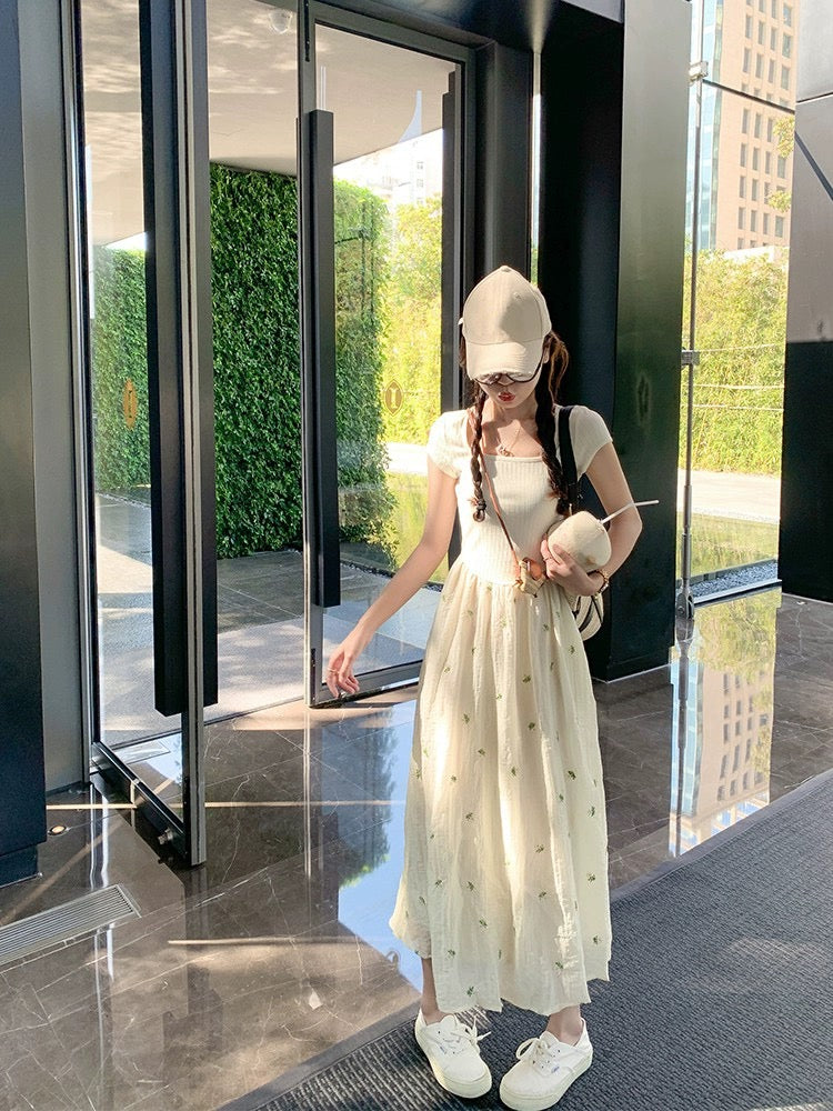 Zeng Xiaoxian sweet and lovely apricot color spliced floral short-sleeved dress for women in spring and summer, gentle and slimming A-line long skirt