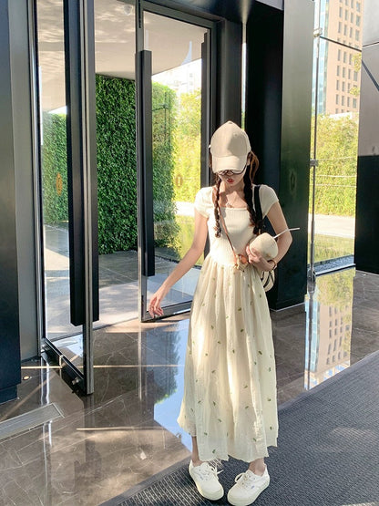 Zeng Xiaoxian sweet and lovely apricot color spliced floral short-sleeved dress for women in spring and summer, gentle and slimming A-line long skirt