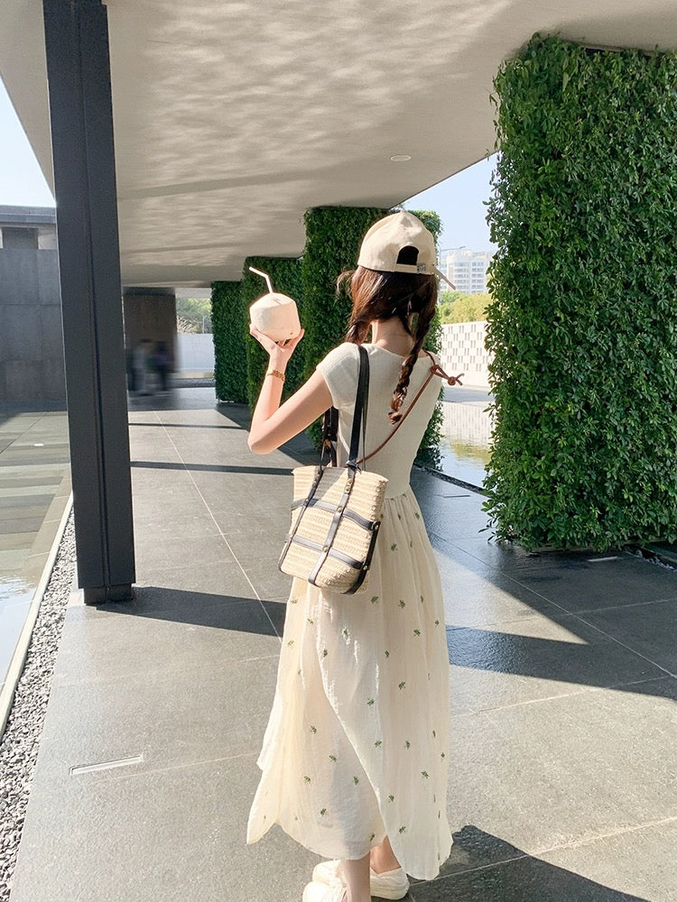 Zeng Xiaoxian sweet and lovely apricot color spliced floral short-sleeved dress for women in spring and summer, gentle and slimming A-line long skirt