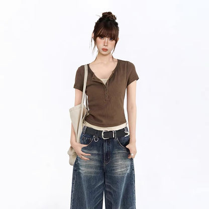 Brown fake two-piece v-neck straight shoulder long-sleeved T-shirt women's early autumn short slim fit bottoming shirt Maillard top