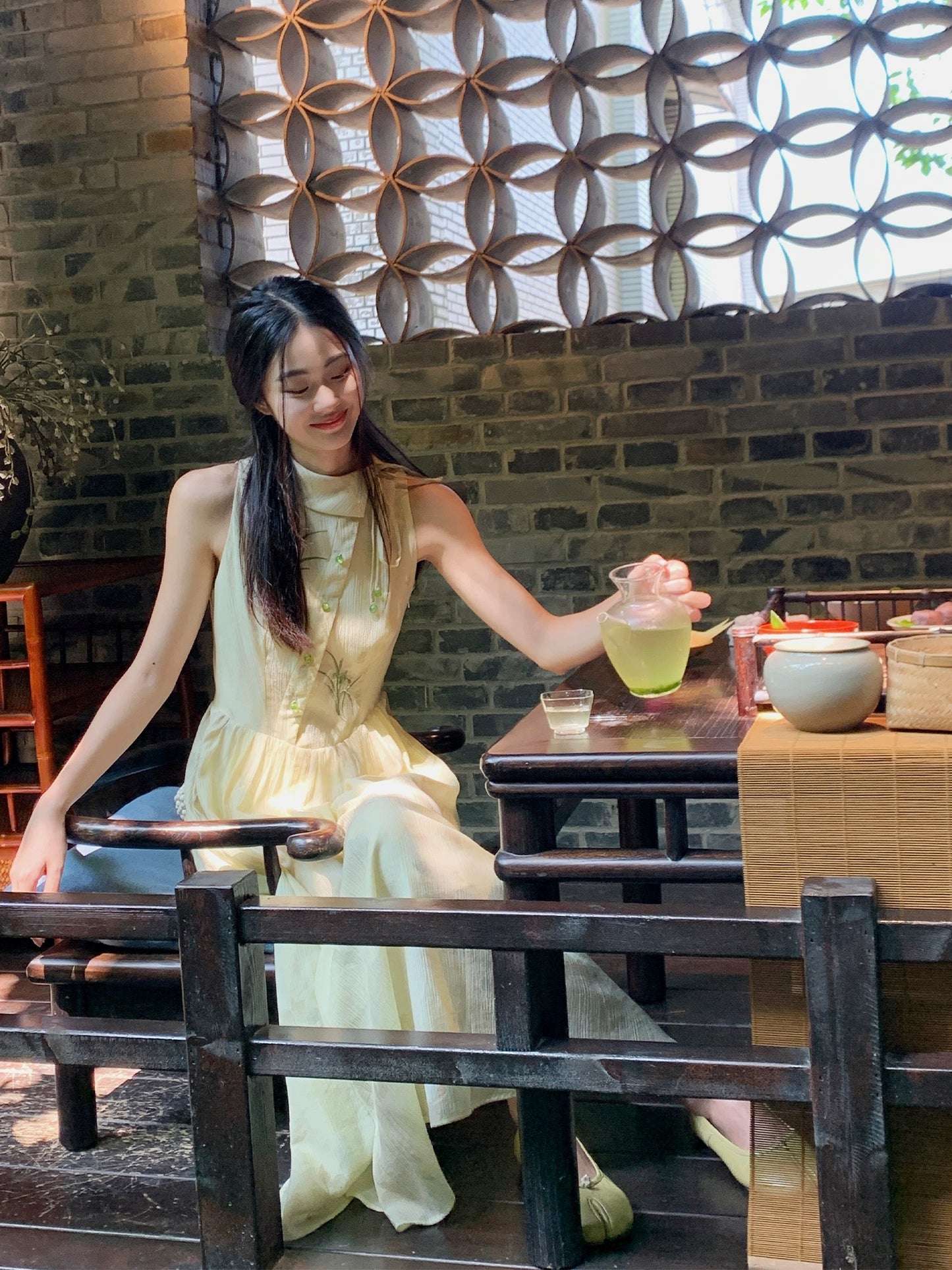 LAZYZ New Chinese style Chinese style cool lace-up embroidered dress for women summer 2024 new style sleeveless long skirt