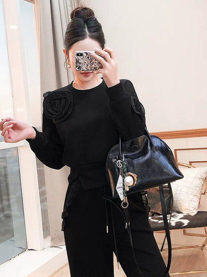 Pants and tops match a complete set of women's clothing 2024 new autumn and winter two-piece set with temperament black sweatshirt inner set
