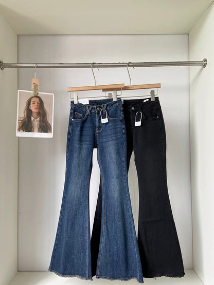 Fleece-lined, thickened, high-waisted blue denim flared pants for women, 2025 winter new style, Korean style, versatile, suitable for wearing outside, hip-lifting long pants.