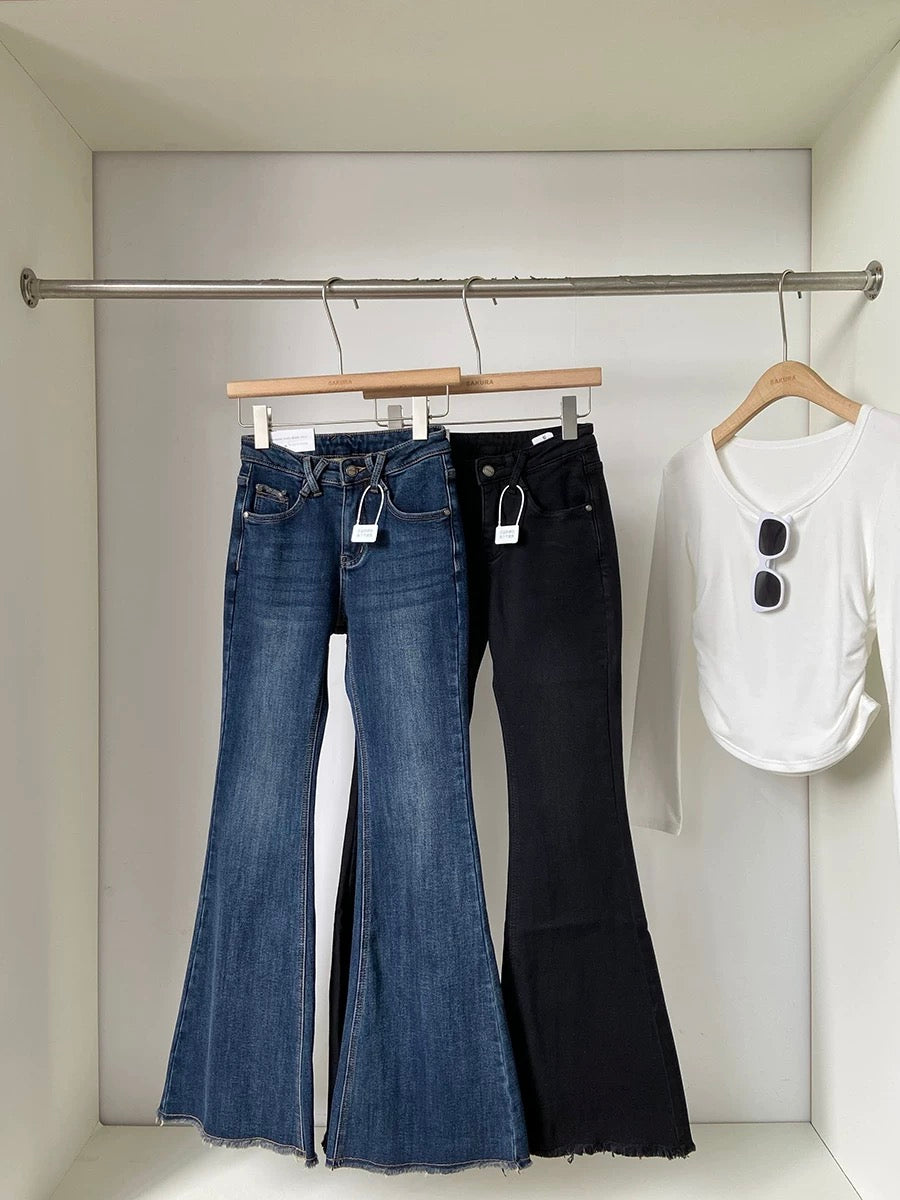 Fleece-lined, thickened, high-waisted blue denim flared pants for women, 2025 winter new style, Korean style, versatile, suitable for wearing outside, hip-lifting long pants.