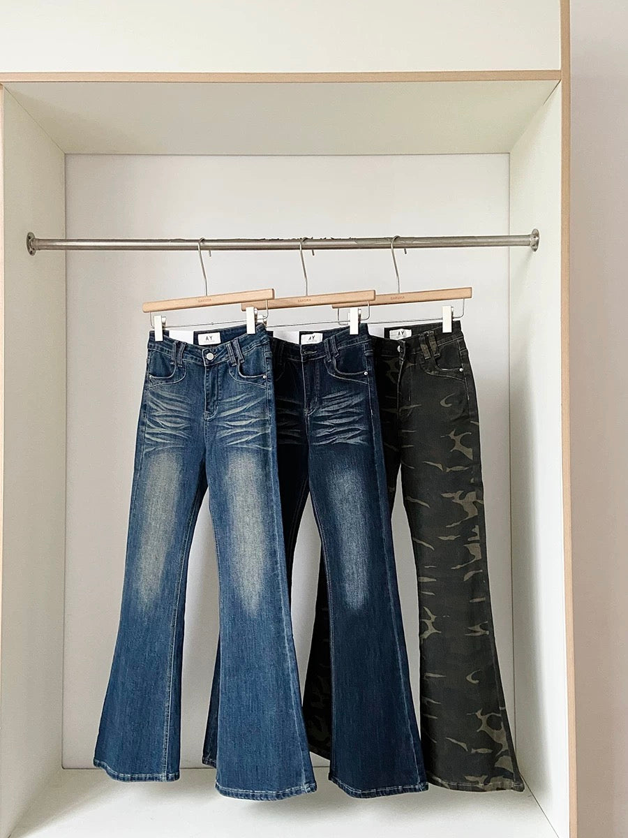 Washed blue high-waisted, hip-lifting, slimming denim wide-leg pants, new autumn 2025 style, Korean style, versatile straight leg trousers.