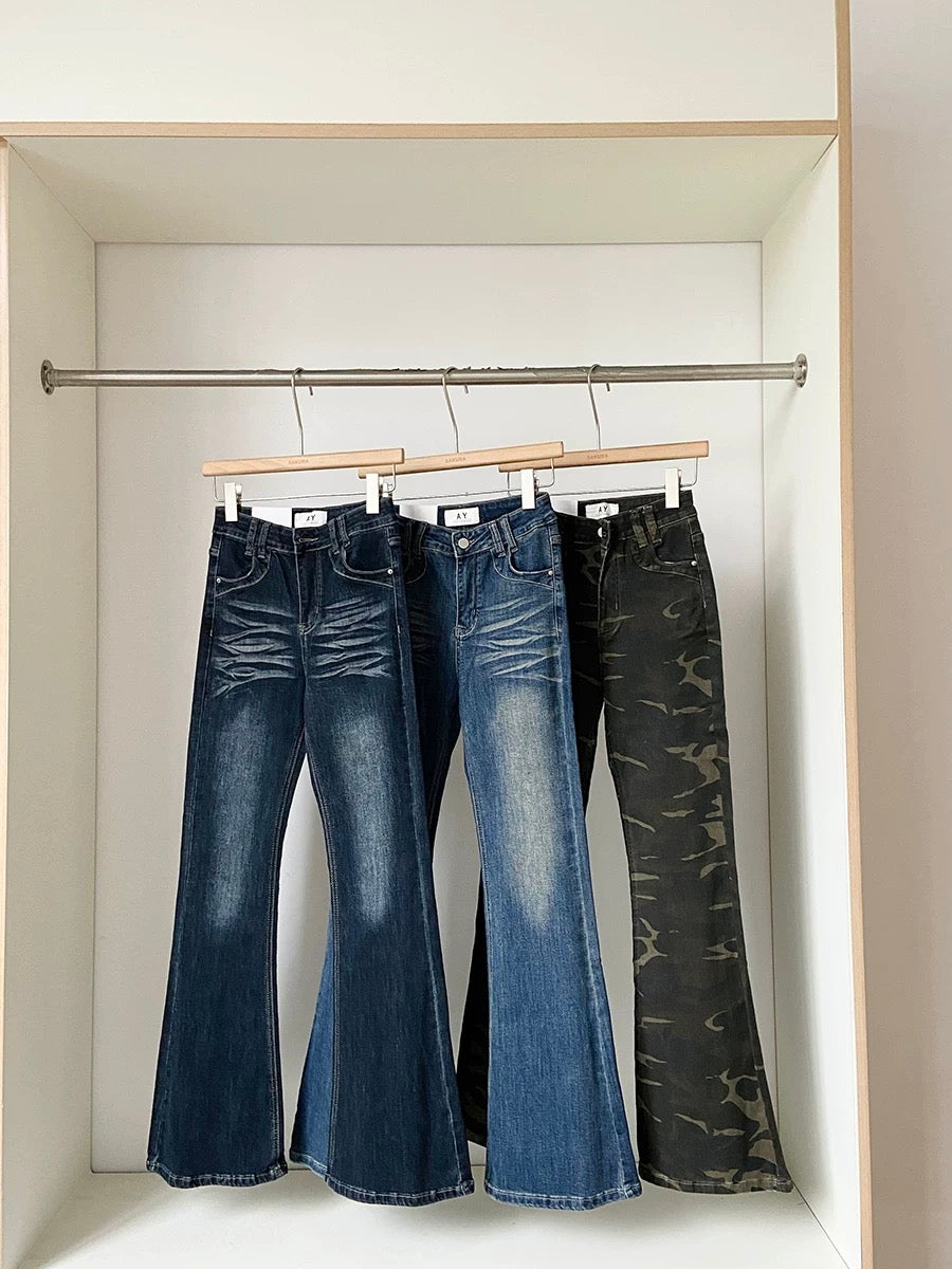 Washed blue high-waisted, hip-lifting, slimming denim wide-leg pants, new autumn 2025 style, Korean style, versatile straight leg trousers.