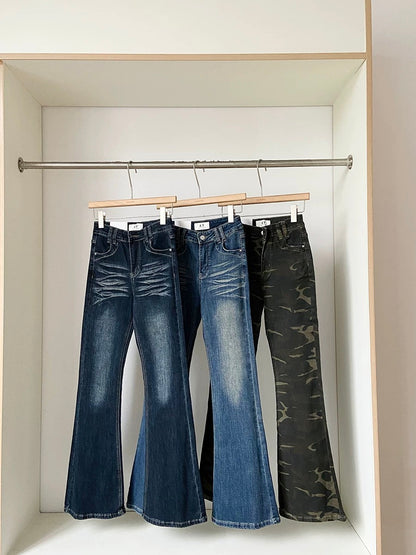Washed blue high-waisted, hip-lifting, slimming denim wide-leg pants, new autumn 2025 style, Korean style, versatile straight leg trousers.
