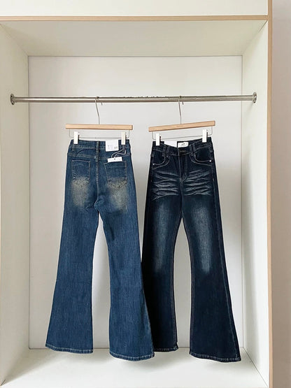 Washed blue high-waisted, hip-lifting, slimming denim wide-leg pants, new autumn 2025 style, Korean style, versatile straight leg trousers.