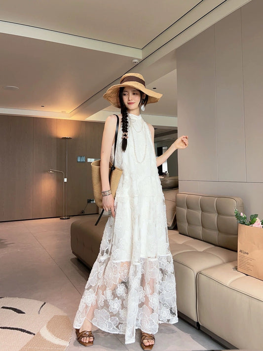 Huaer and Boy Jiang Shuying same style white lace flower embroidered halterneck dress women's summer long skirt