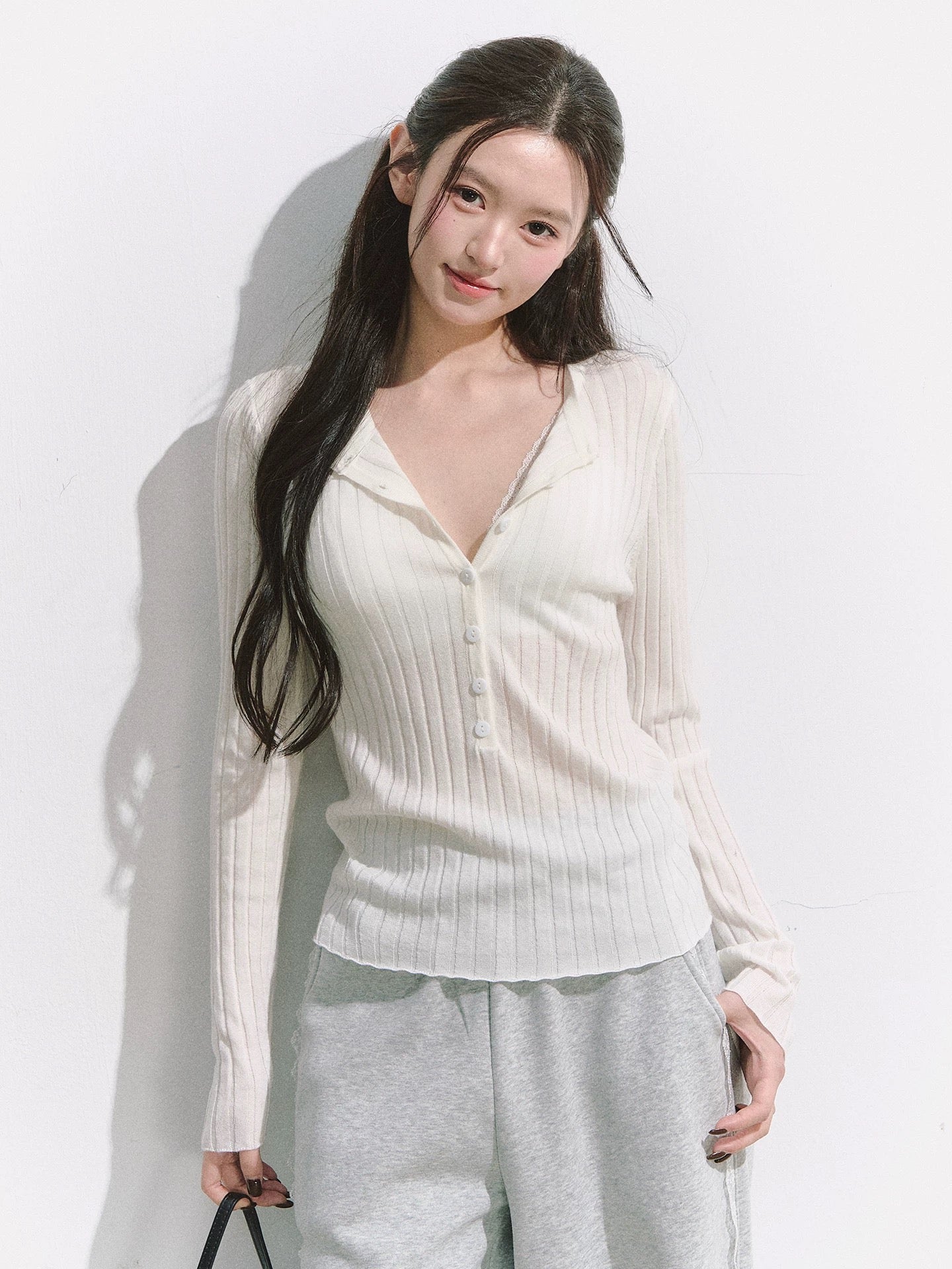 OIOI ESSE｜Autumn/Winter Henley Collar Button-Down Ribbed Knit Sweater for Women: Comfortable, Slimming, and Versatile Base Layer