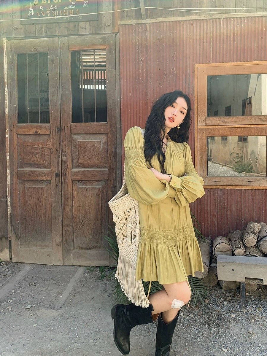 Ren Xiaoyi 2024 spring new white short skirt pleated large swing lace-up dress V-neck loose baby doll skirt